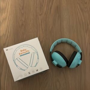 NWT MUMBA Baby Earmuffs